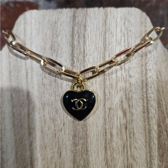 CHANEL Gold Chain Necklace with Black Heart Pendant - Picture 1 of 3